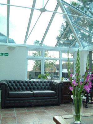 Gatwick House Hotel Horley Exterior foto